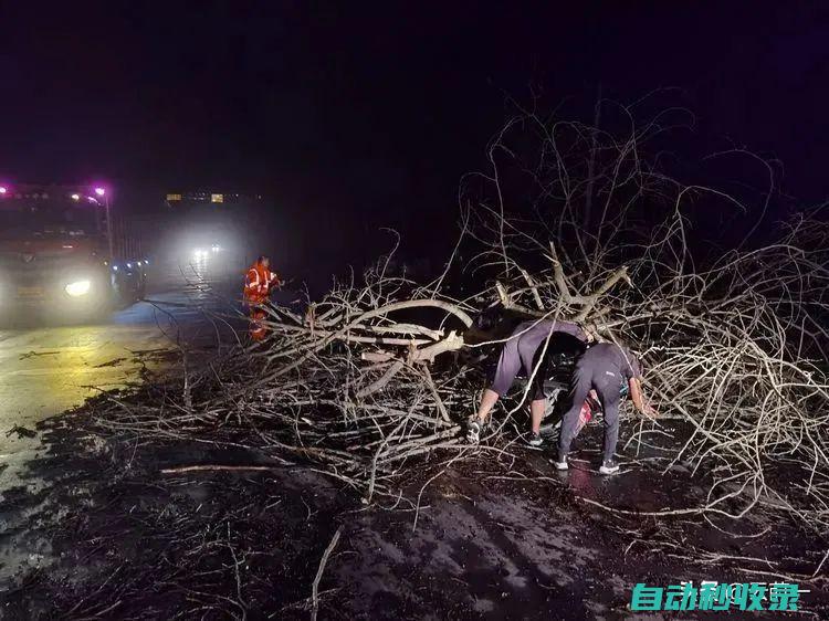 打开门所有人呆住里面竟然有俩人浙江渔民从河底